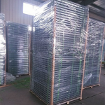 Wire mesh decking packing